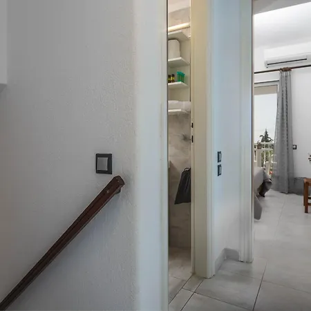 Feriehus Mola Kalyva Suites