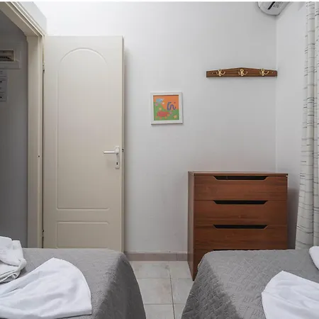 Mola Kalyva Suites *