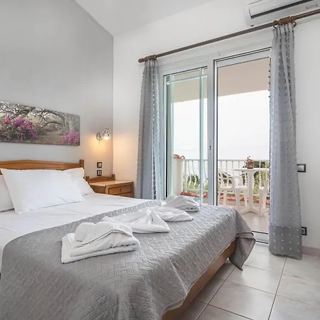 Mola Kalyva Suites *