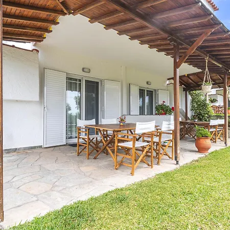 Mola Kalyva Suites *