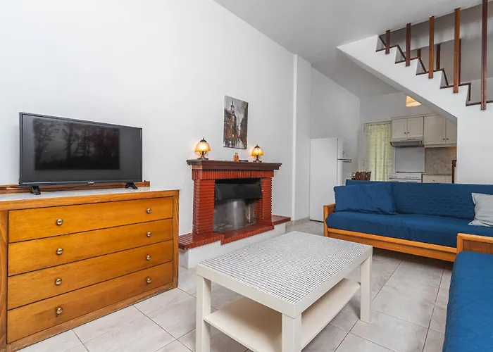 Mola Kalyva Suites *